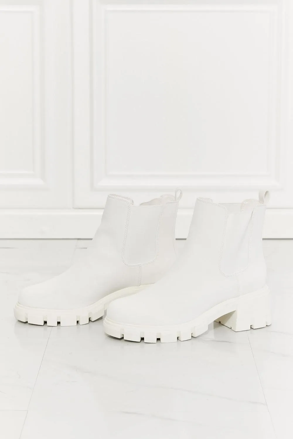 MMShoes Work For It Matte Lug Sole Chelsea Boots in White