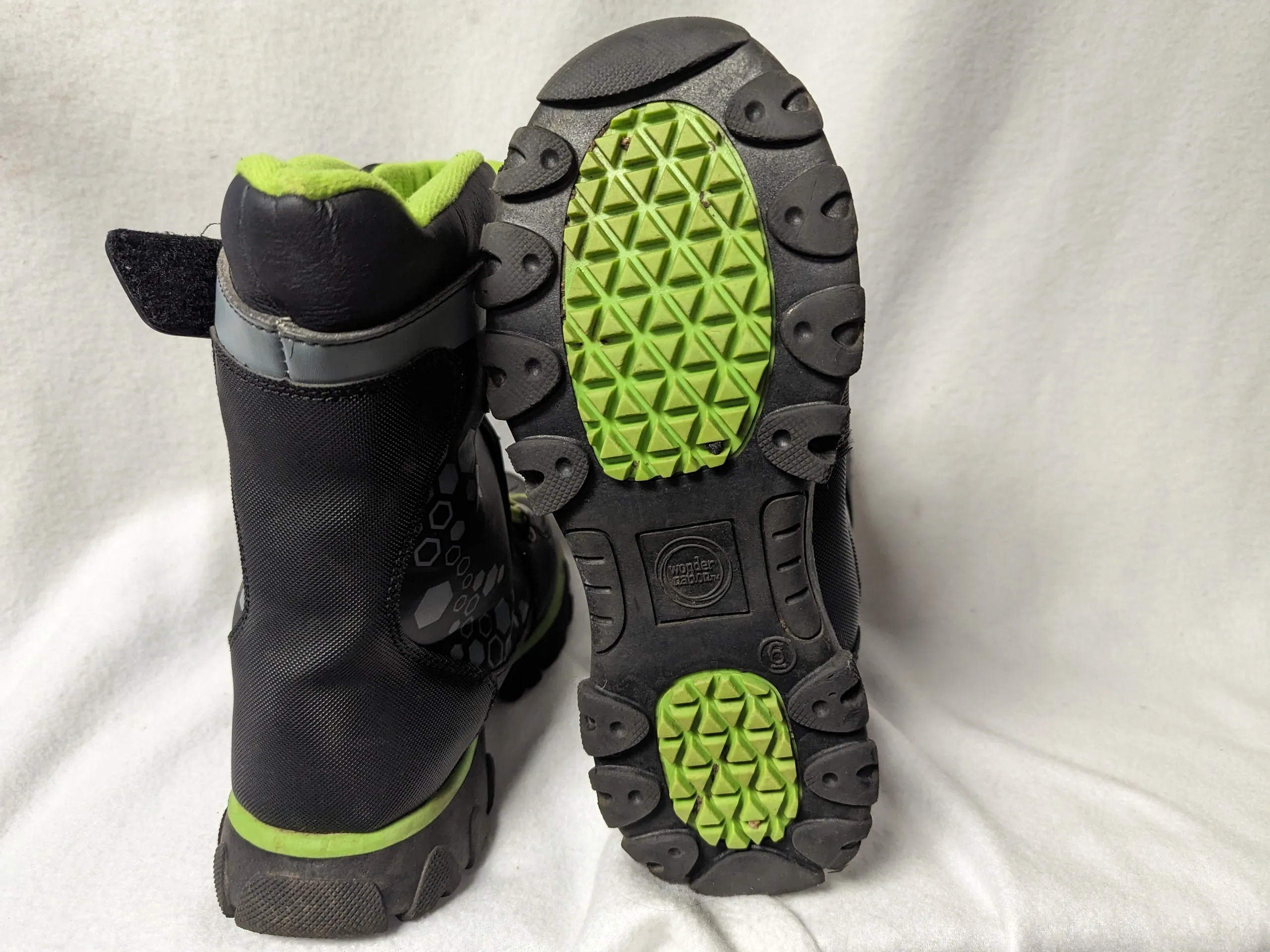 Wonder Nation Insulated Waterproof Hiking Boots Size 6 Color Black Used